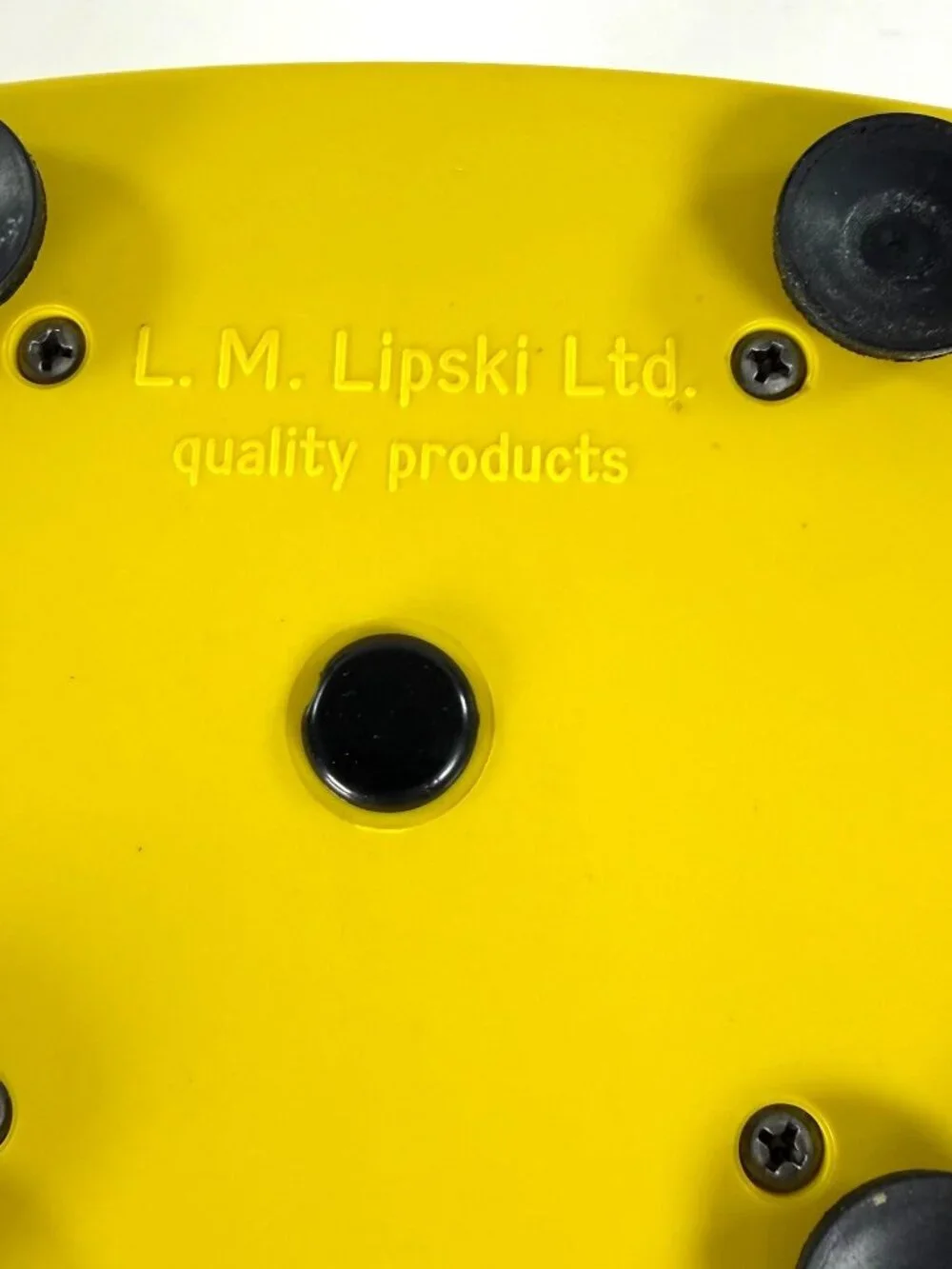 L.M. Lipski Ltd. Citrus Juicer 4 Cup Hand Crank Yellow Clear Container Durable
